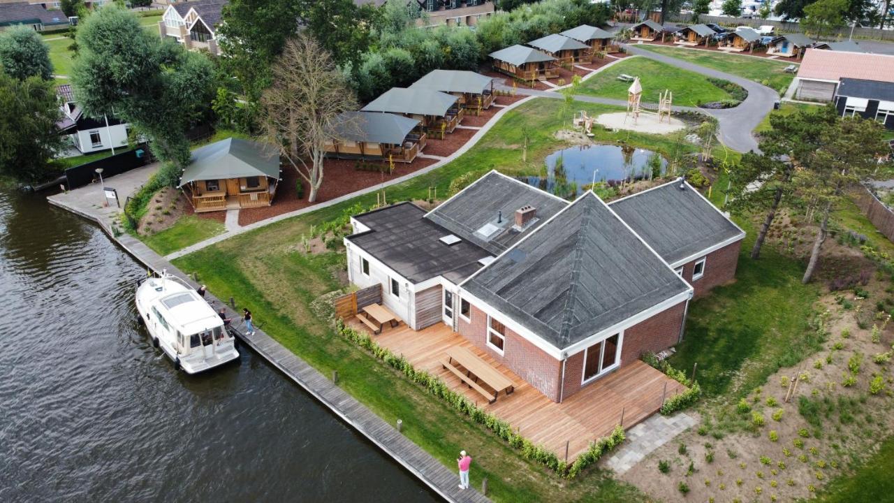 Waterherberg It Beaken Хеег Екстериор снимка